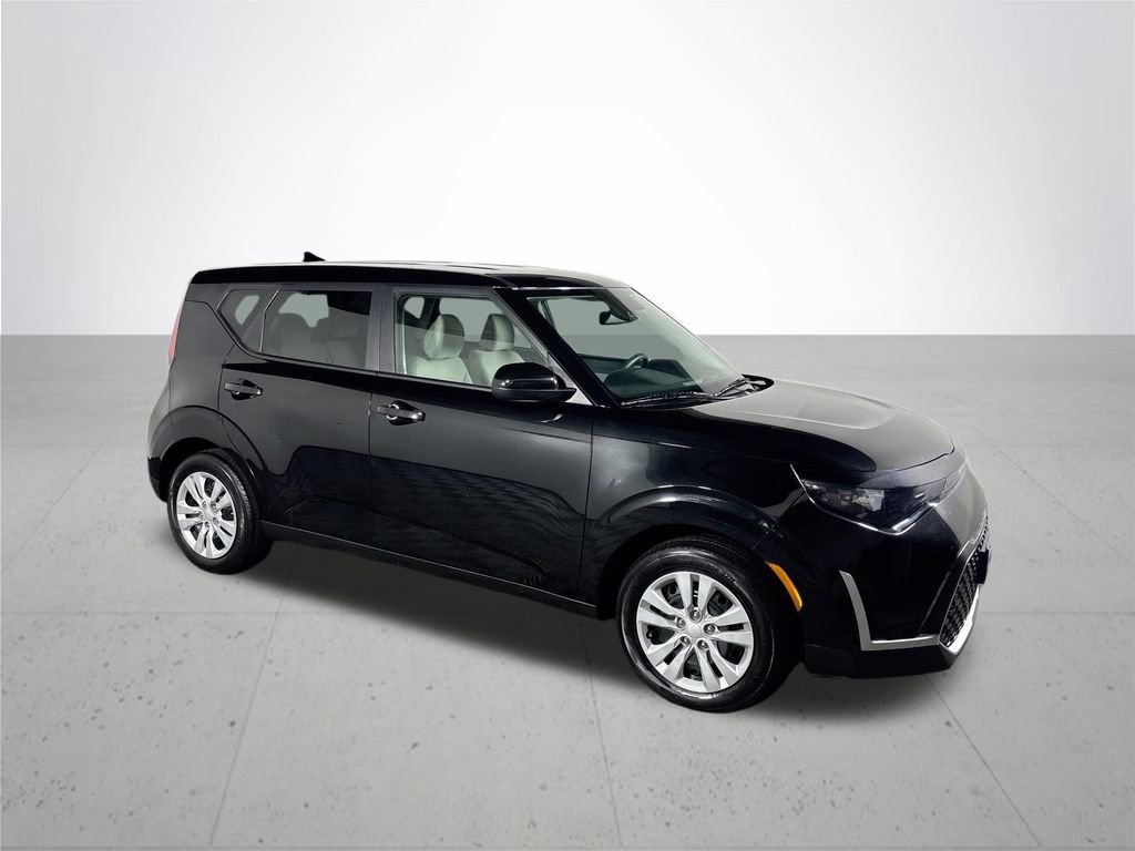 Certified 2023 Kia Soul LX image 5
