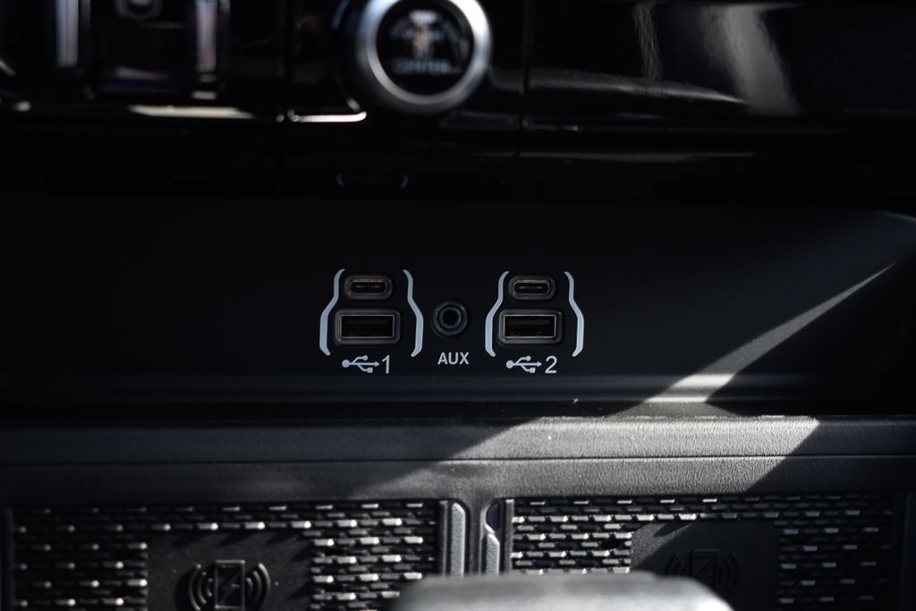 New 2026 RAM 3500 Laramie AWD/4WD image 17