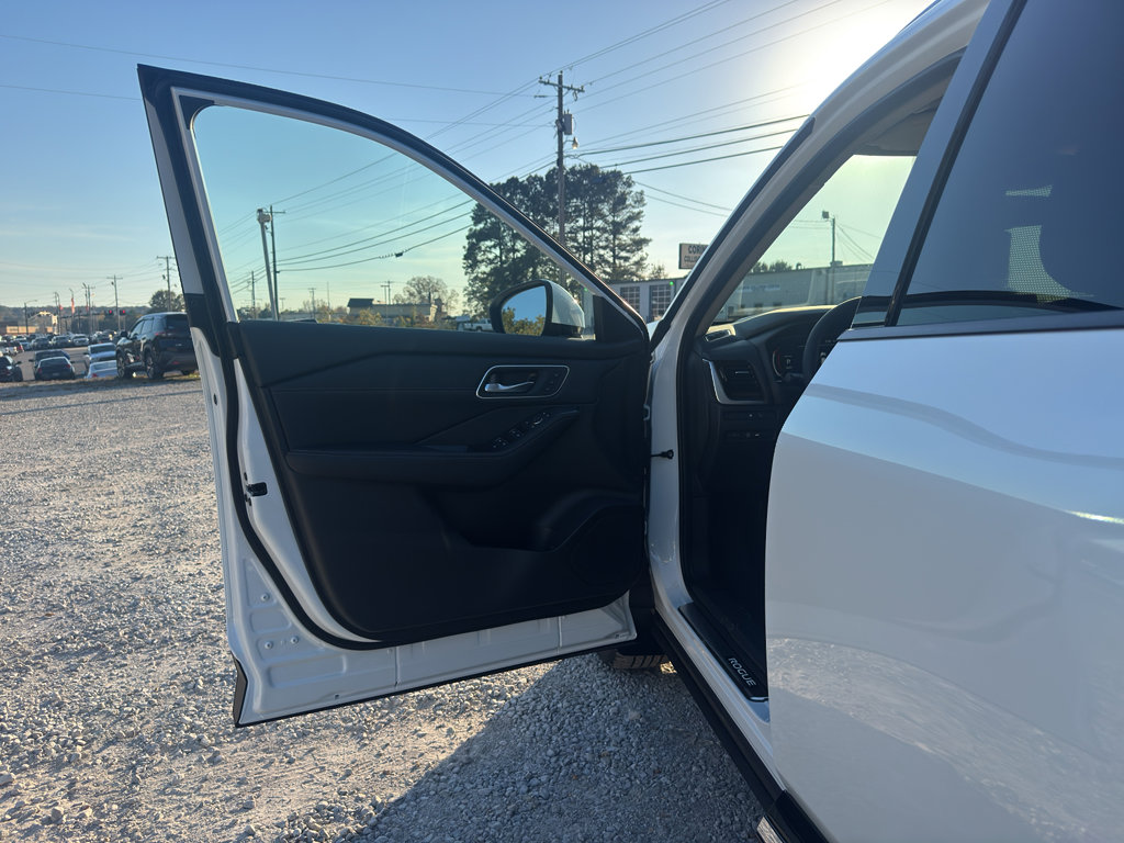 New 2026 Nissan Rogue Platinum w/ Platinum Premium Package image 18