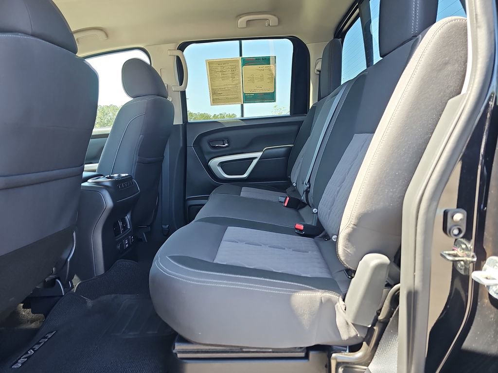 Used 2024 Nissan Titan SV w/ SV Convenience Package image 17