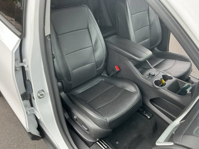 Used 2024 GMC Terrain SLT AWD/4WD image 20
