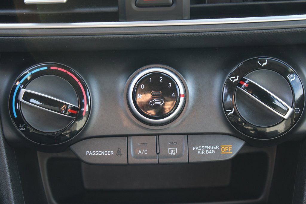 Used 2020 Hyundai Kona SE w/ Cargo Package FWD image 18