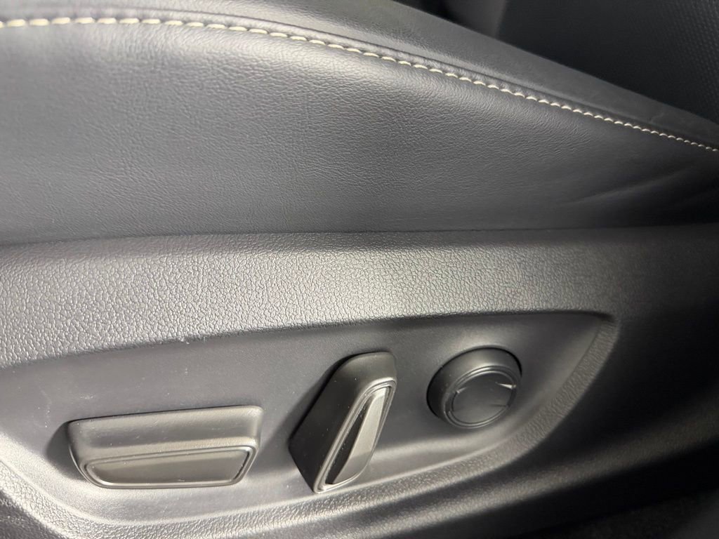 Used 2025 Toyota Crown XLE image 22