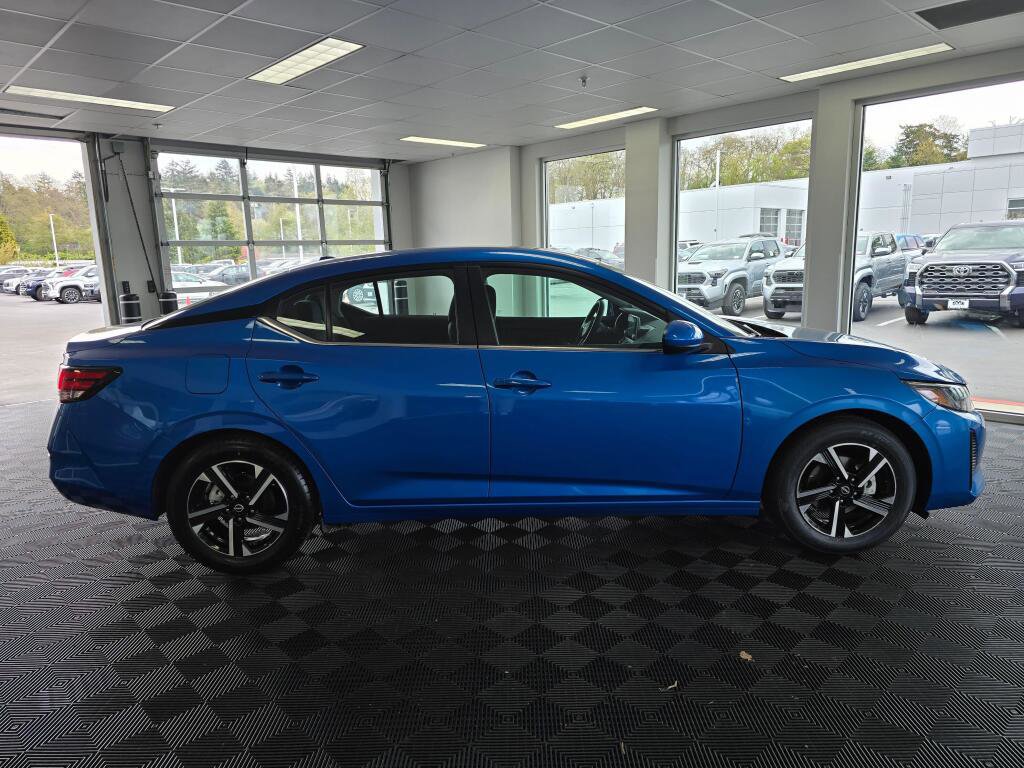Used 2024 Nissan Sentra SV FWD image 2