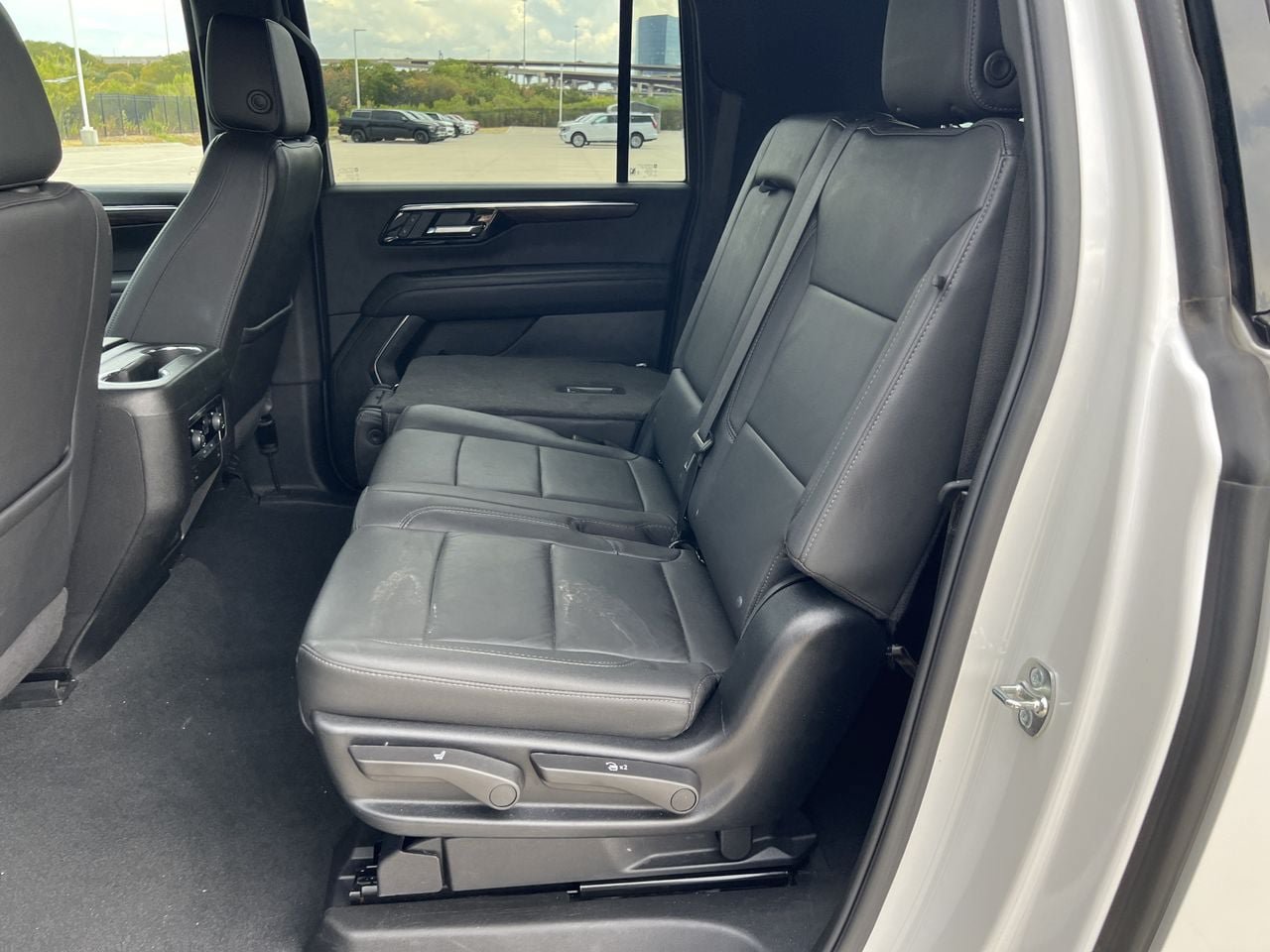 Used 2025 Chevrolet Suburban Z71 AWD/4WD image 10