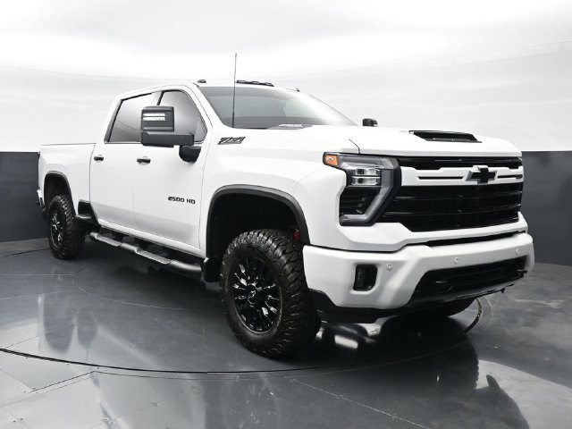 Used 2024 Chevrolet Silverado 2500 LTZ w/ LTZ Plus Package AWD/4WD image 4