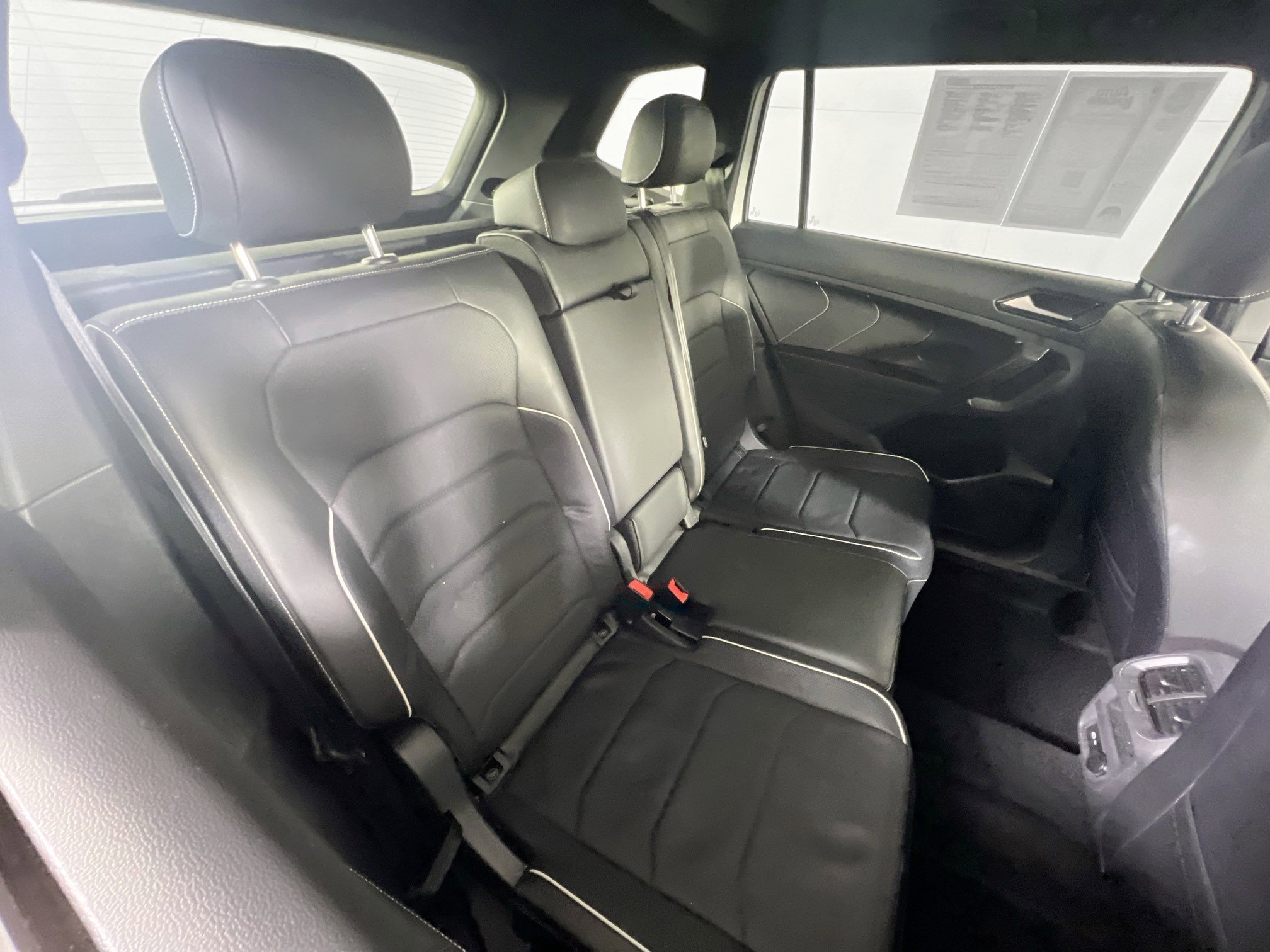 Used 2022 Volkswagen Tiguan SEL R-Line image 27