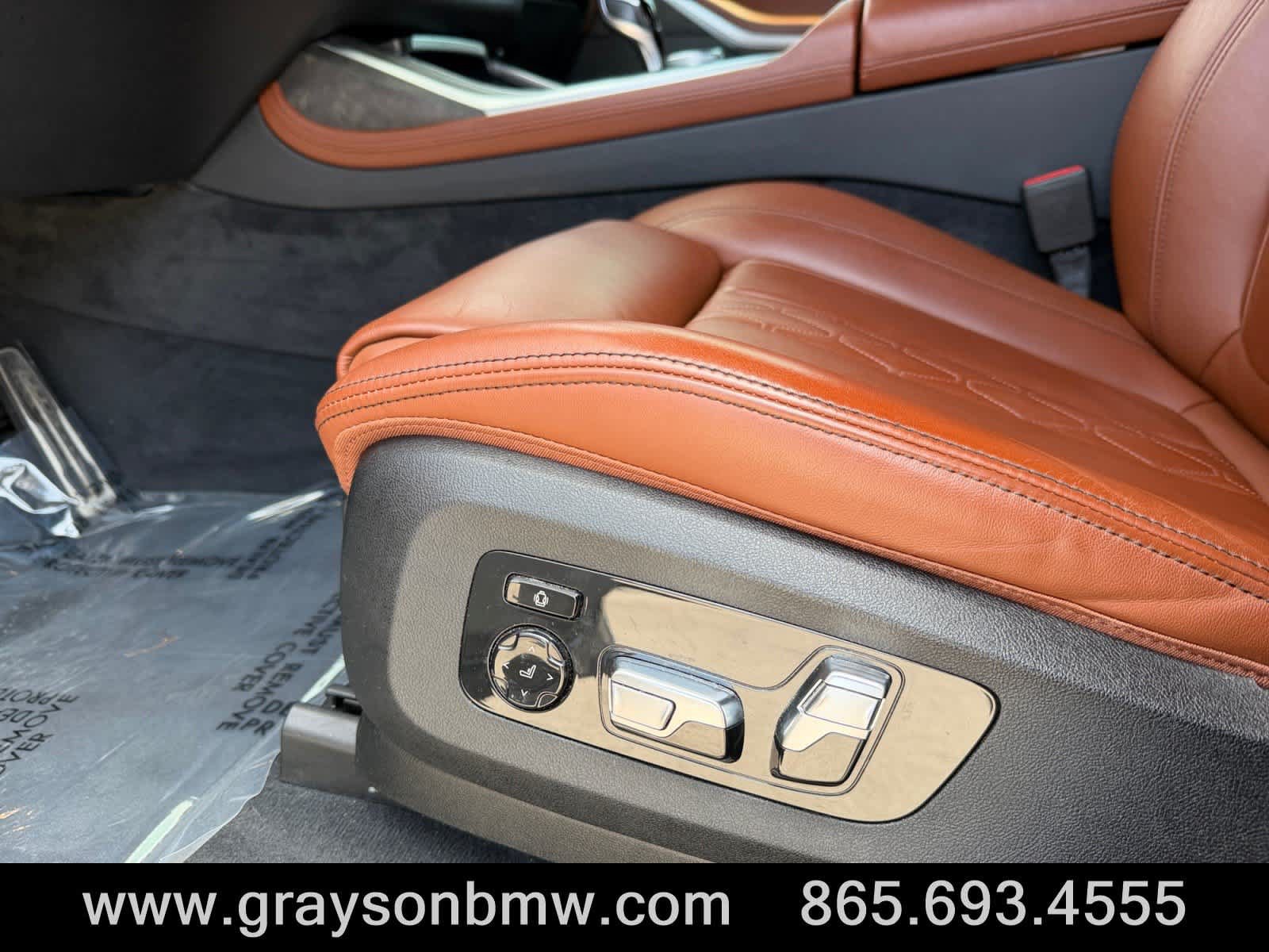 Used 2022 BMW X7 M50i AWD/4WD image 11