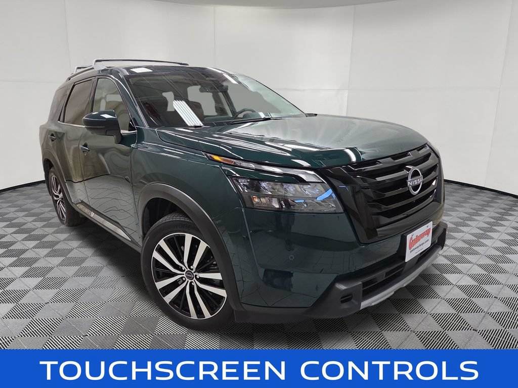 Used 2025 Nissan Pathfinder Platinum AWD/4WD image 3