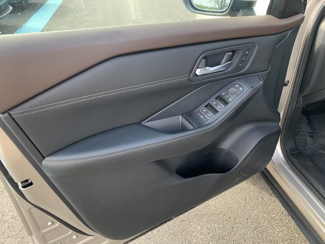 Used 2023 Nissan Rogue SL AWD/4WD image 19