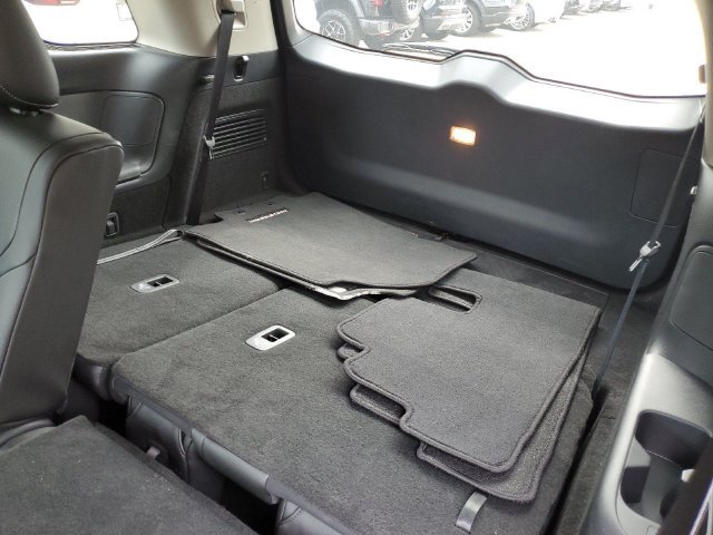 Used 2025 Nissan Pathfinder SL AWD/4WD image 31