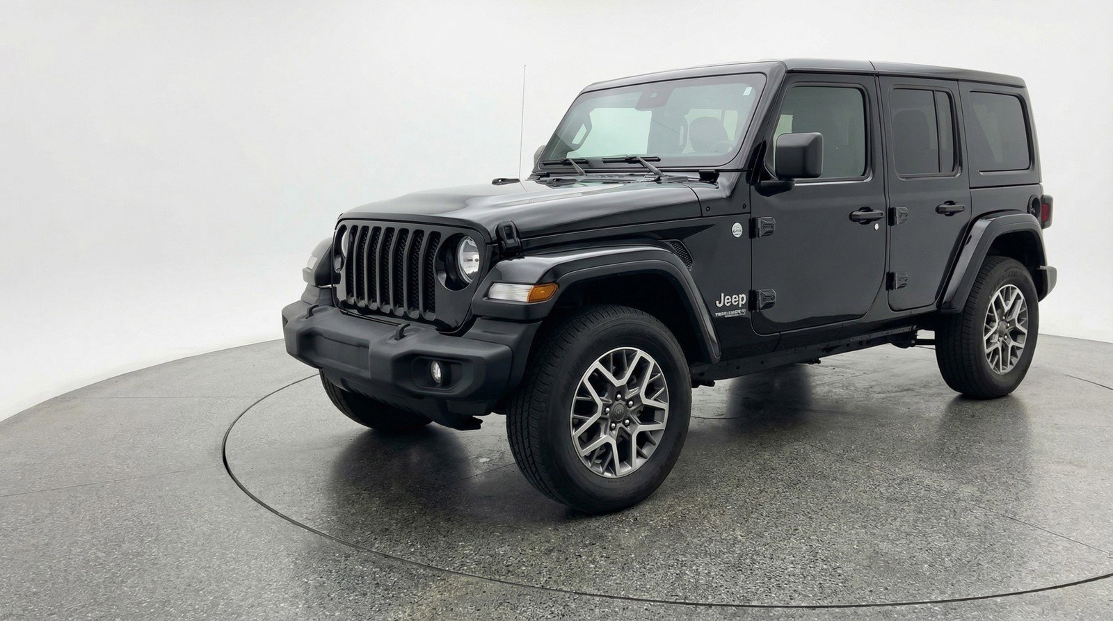Used 2025 Jeep Wrangler Sahara image 3