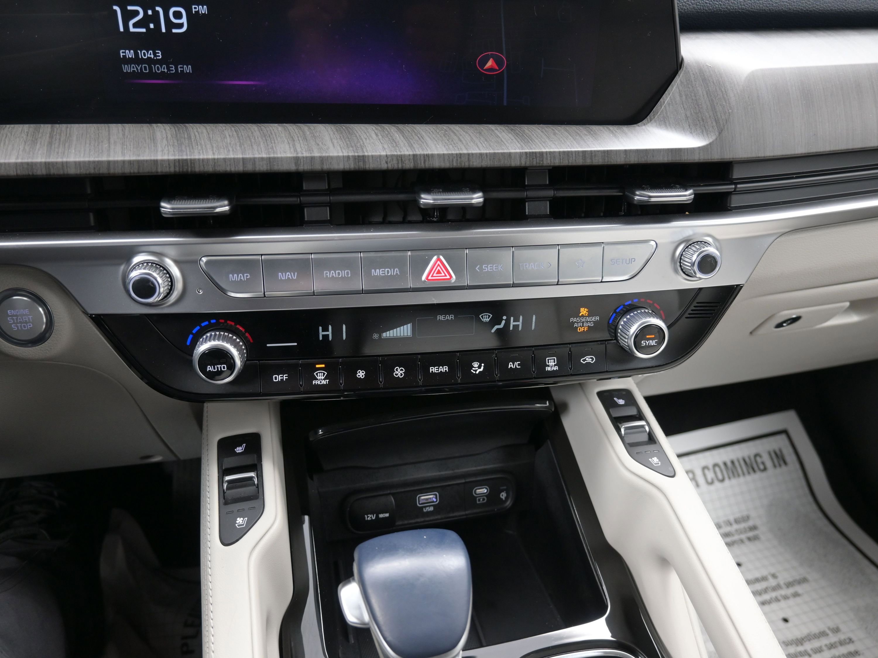 Used 2024 Kia Telluride EX w/ EX Captain's Chair Package image 37