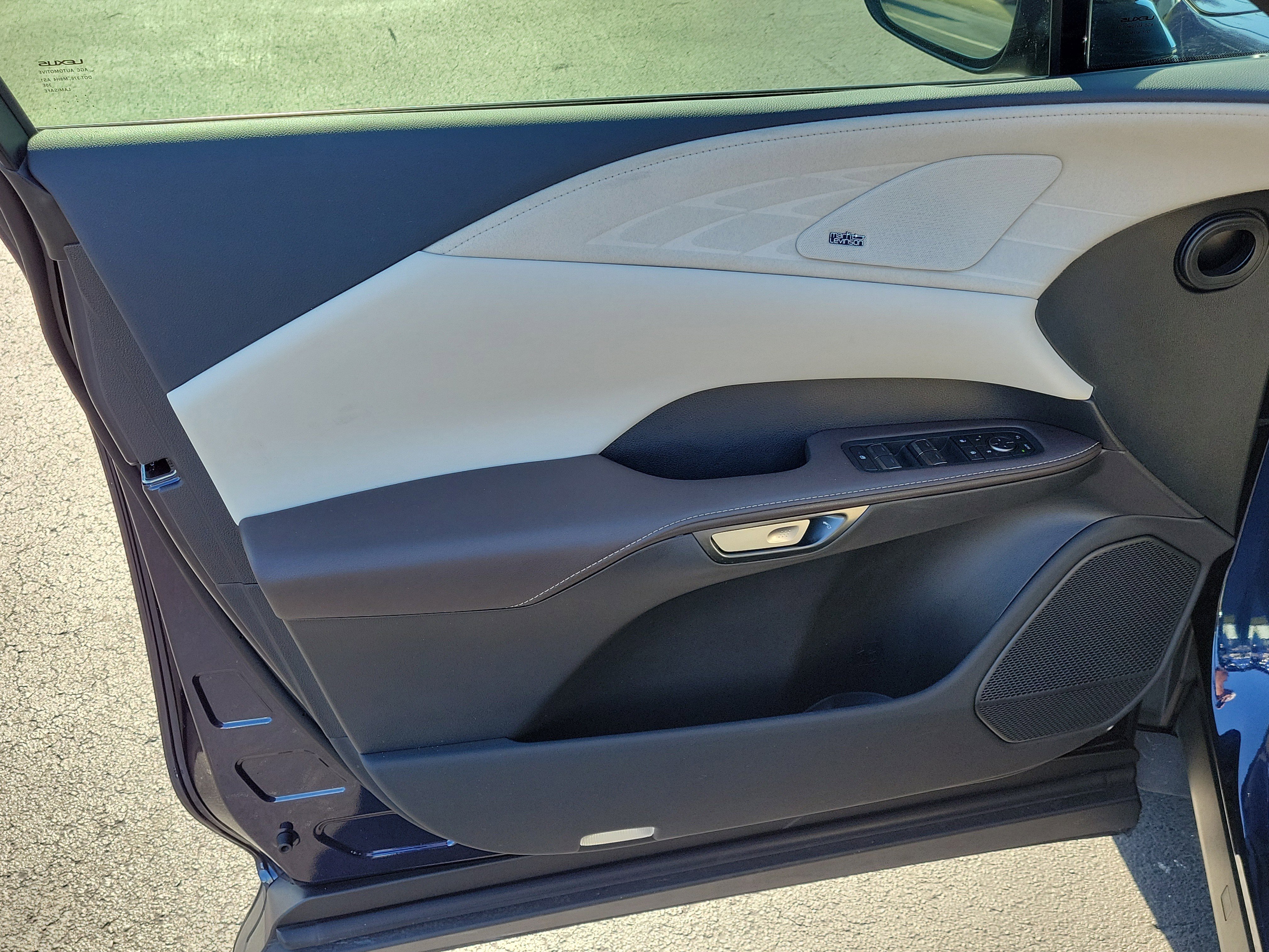 Used 2023 Lexus RX 350 w/ Cold Area Package FWD image 17