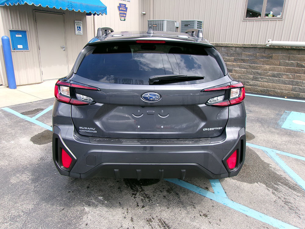 Used 2024 Subaru Crosstrek 2.0i Premium AWD/4WD image 5