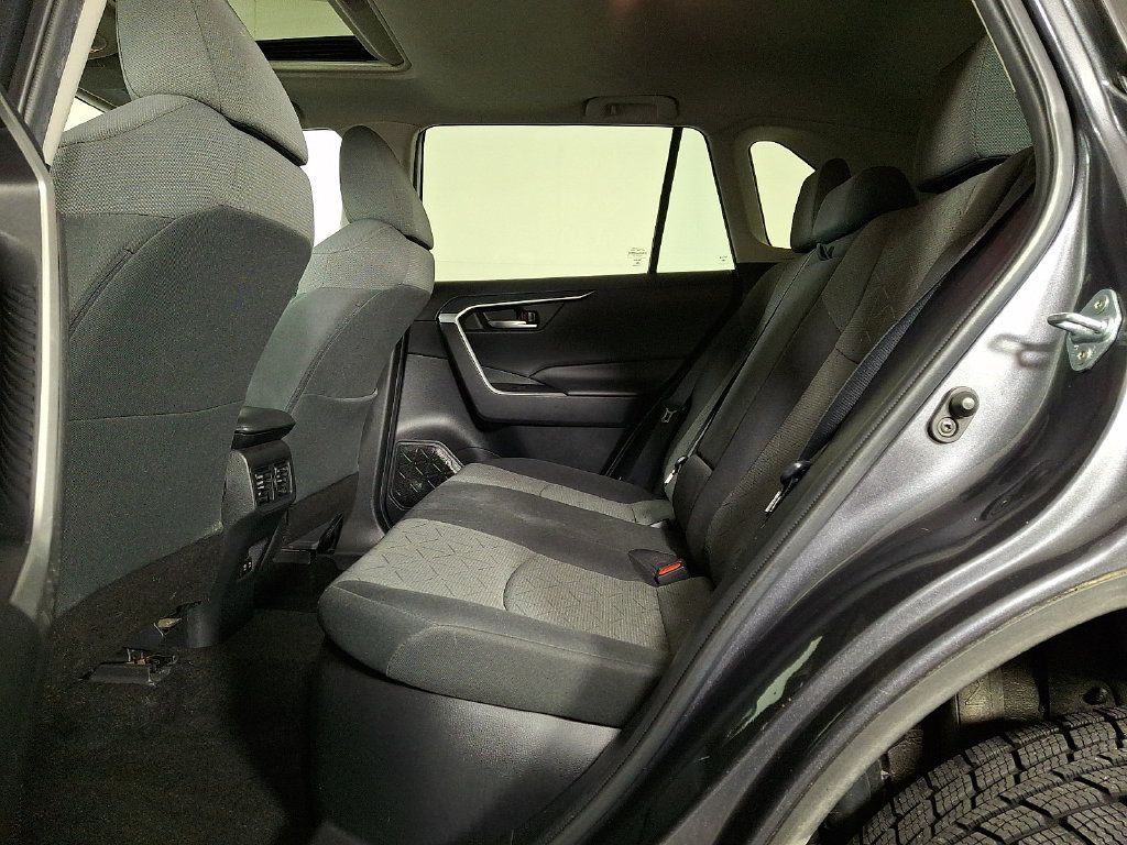 Used 2021 Toyota RAV4 XLE w/ Convenience Package AWD/4WD image 13