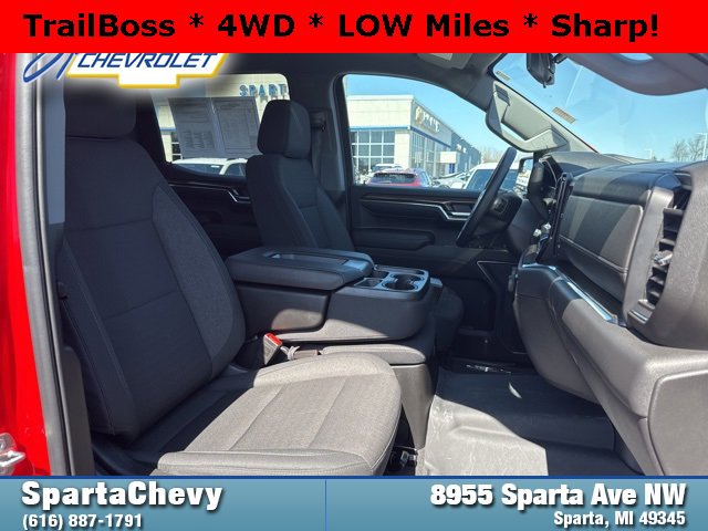 Used 2024 Chevrolet Silverado 1500 LT Trail Boss w/ Protection Package image 17