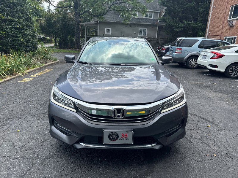 Used 2017 Honda Accord Touring image 8