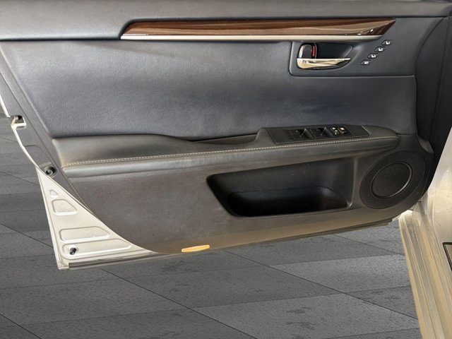 Used 2014 Lexus ES 350 w/ Luxury Package FWD image 8