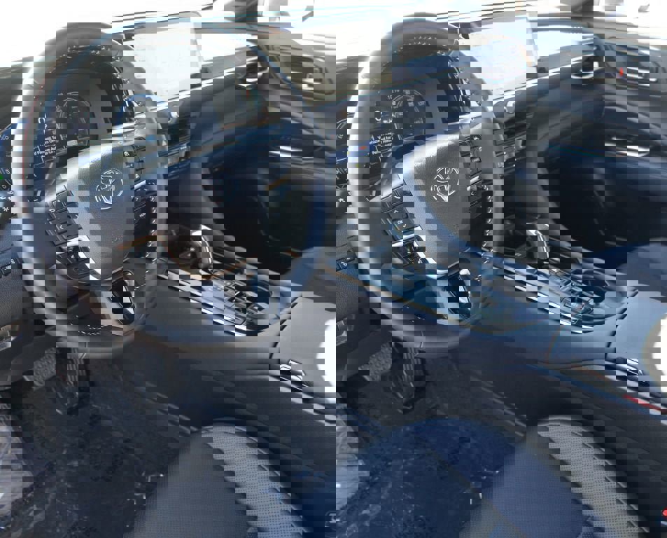 Used 2025 Toyota Crown Platinum image 14