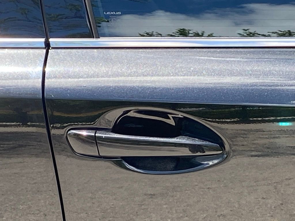 Used 2018 Lexus IS 300 w/ Accessory Package 2 RWD image 12