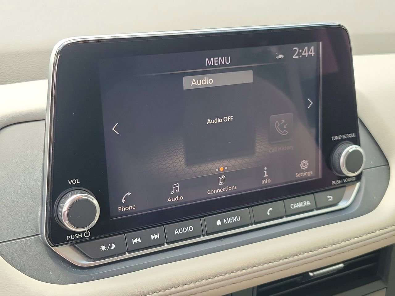 Used 2025 Nissan Rogue SV FWD image 24