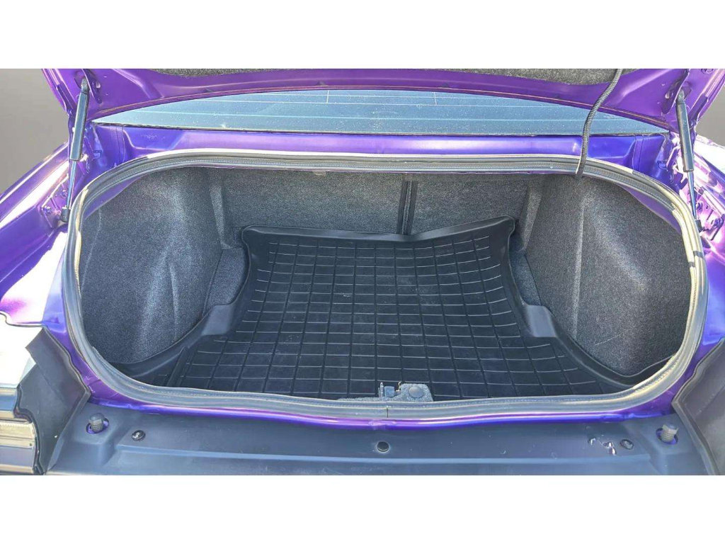 Used 2016 Dodge Challenger SRT Hellcat RWD image 9