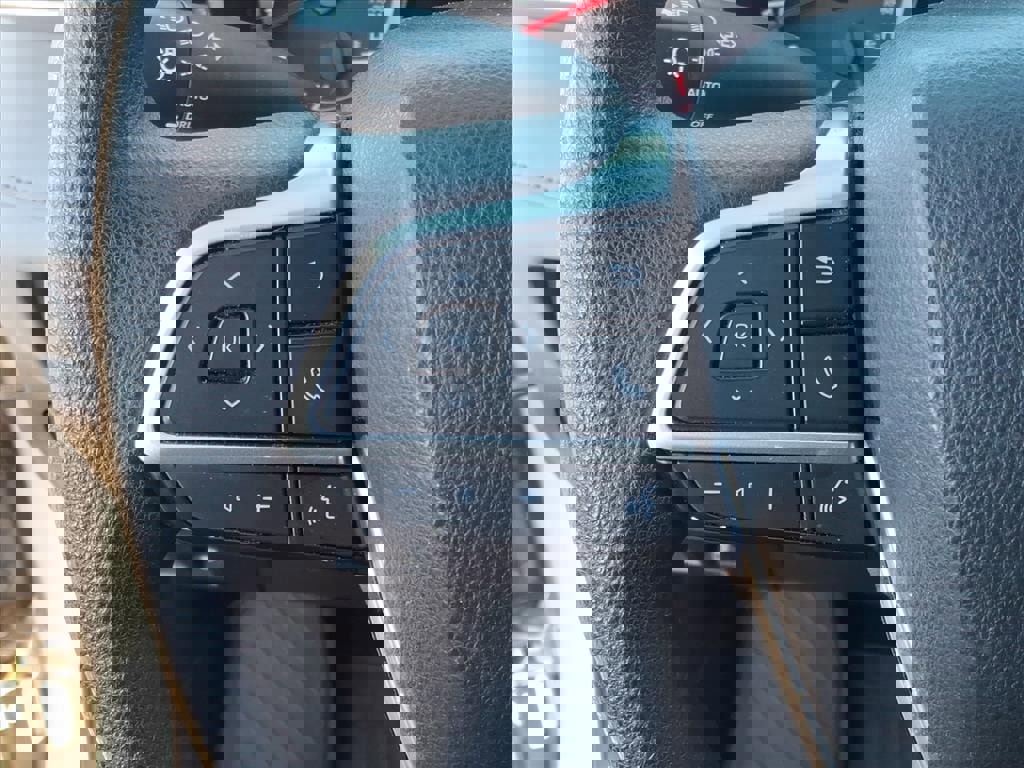 Used 2022 Toyota Highlander L image 17