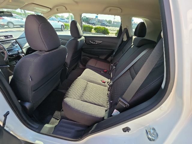 Used 2017 Nissan Rogue SV FWD image 23