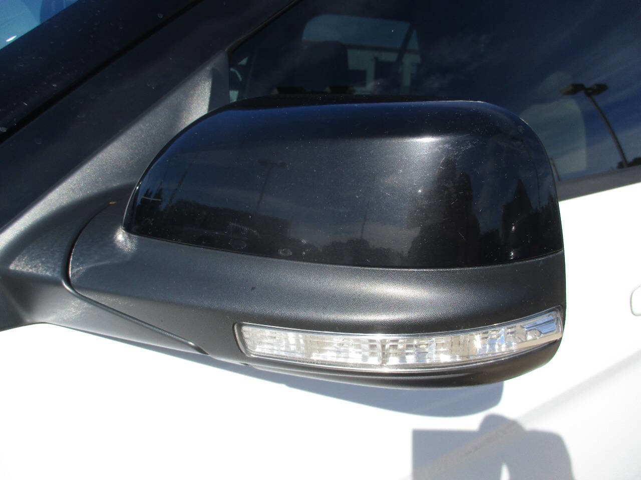 Used 2017 Ford Explorer XLT w/ Equipment Group 201A image 11