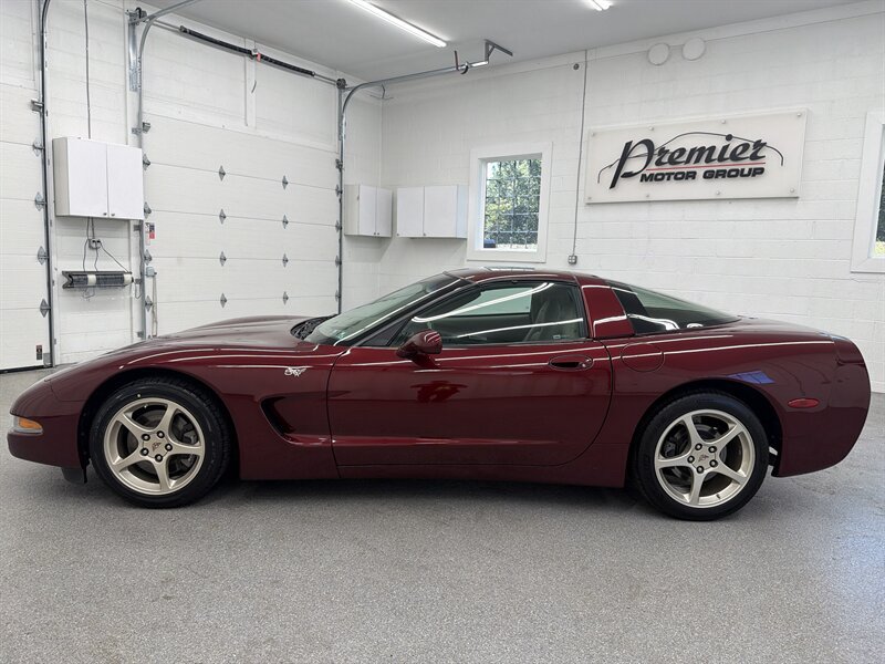 Used 2003 Chevrolet Corvette Coupe w/ Preferred Equipment Group RWD image 7