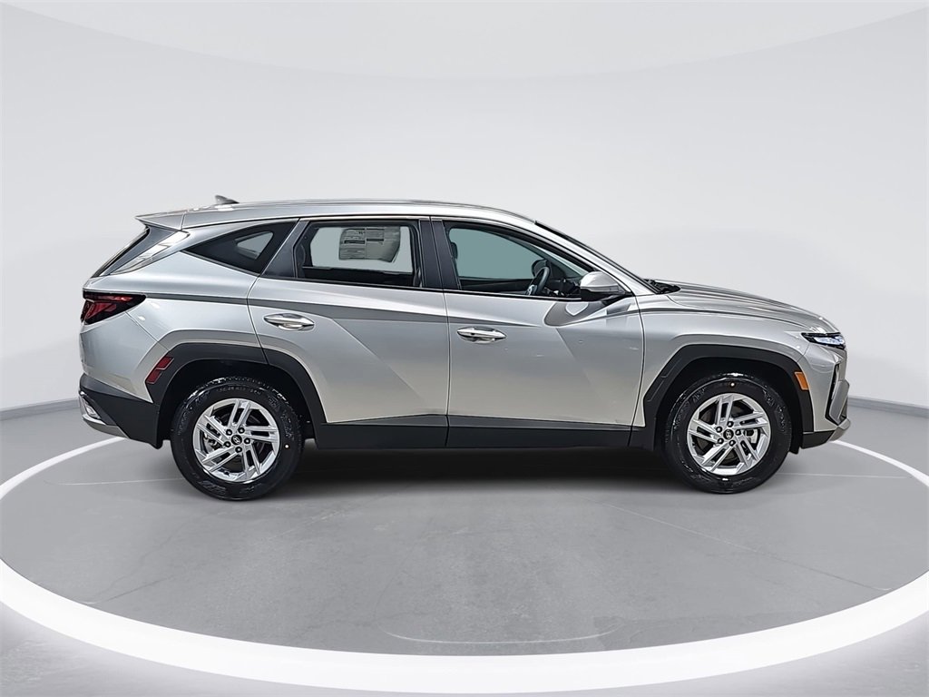 New 2026 Hyundai Tucson SE image 4