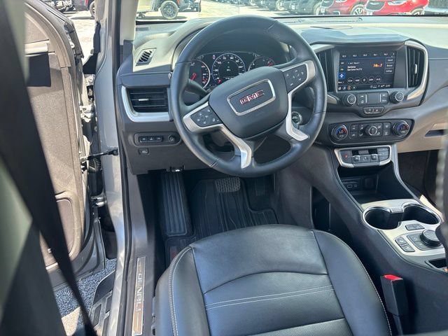 Used 2024 GMC Terrain Denali w/ Denali Premium Package AWD/4WD image 41