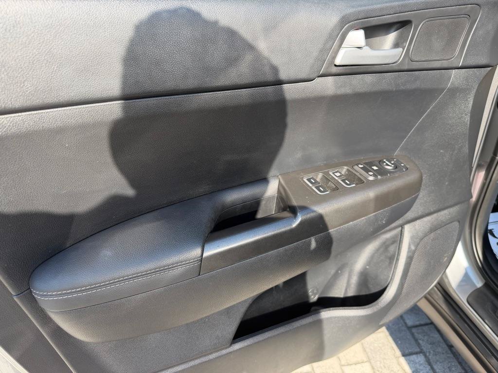 Used 2022 Kia Sportage LX FWD image 10