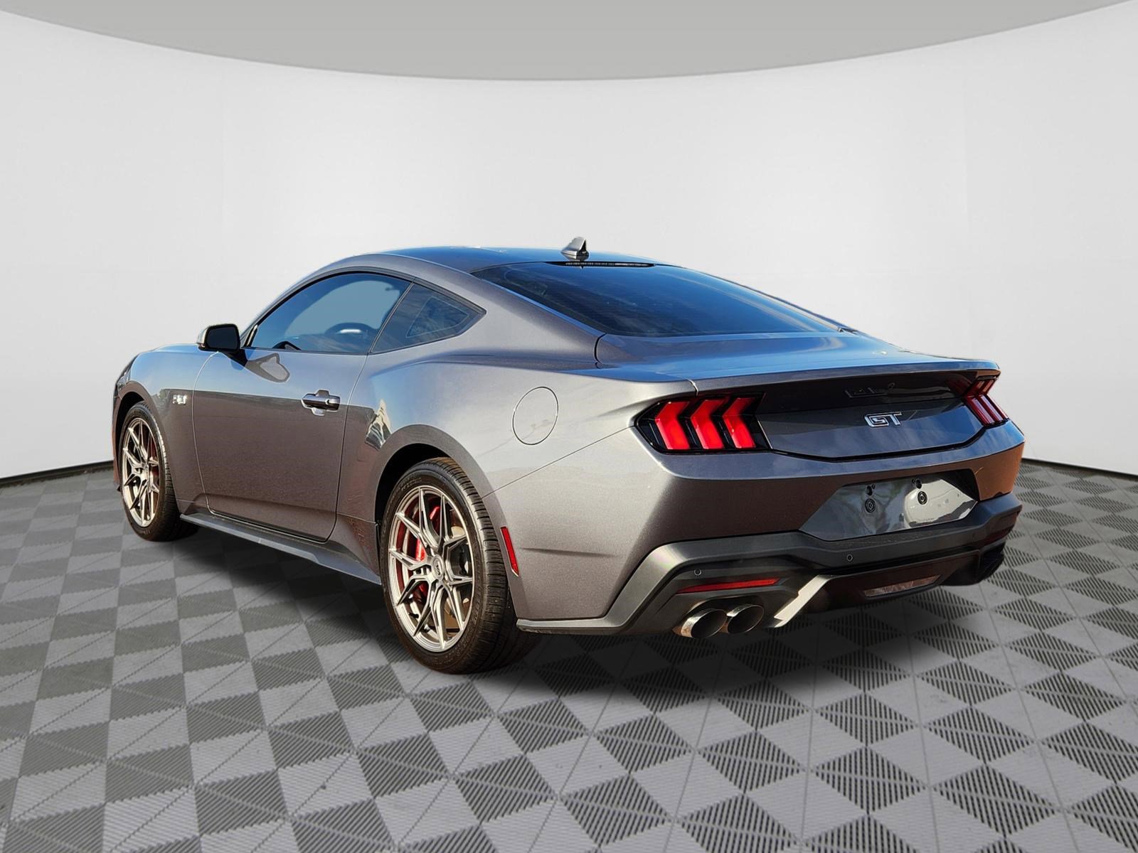 Used 2025 Ford Mustang GT Premium RWD image 3