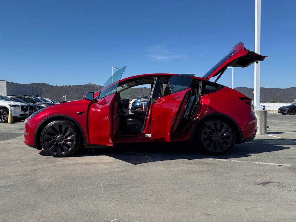 Used 2022 Tesla Model Y Performance AWD/4WD image 26