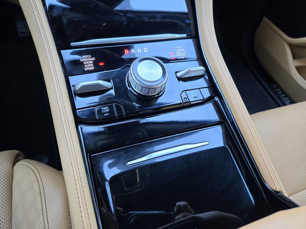 Used 2025 Jeep Grand Cherokee Summit image 18