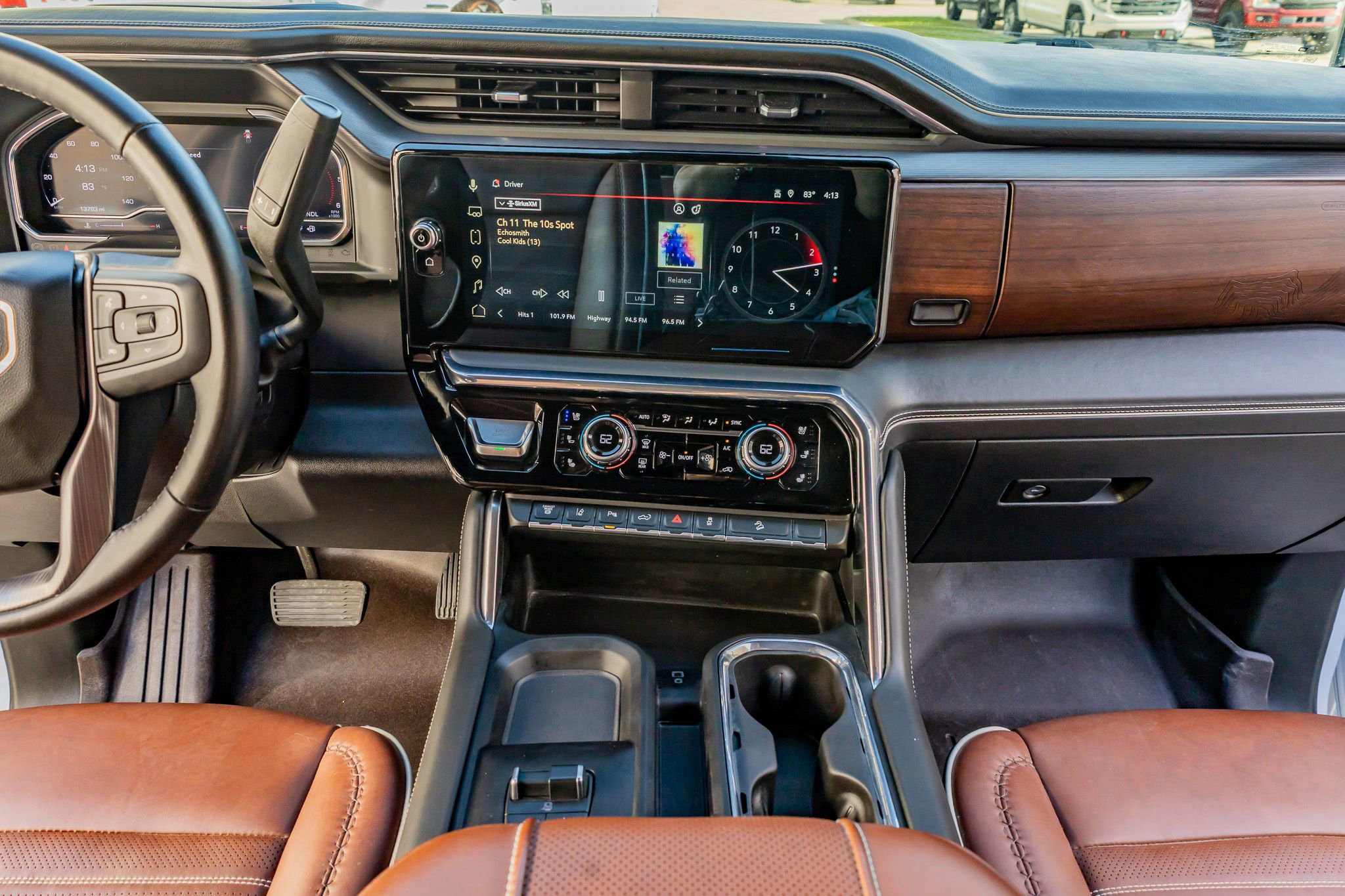 Used 2025 GMC Sierra 2500 Denali Ultimate image 23