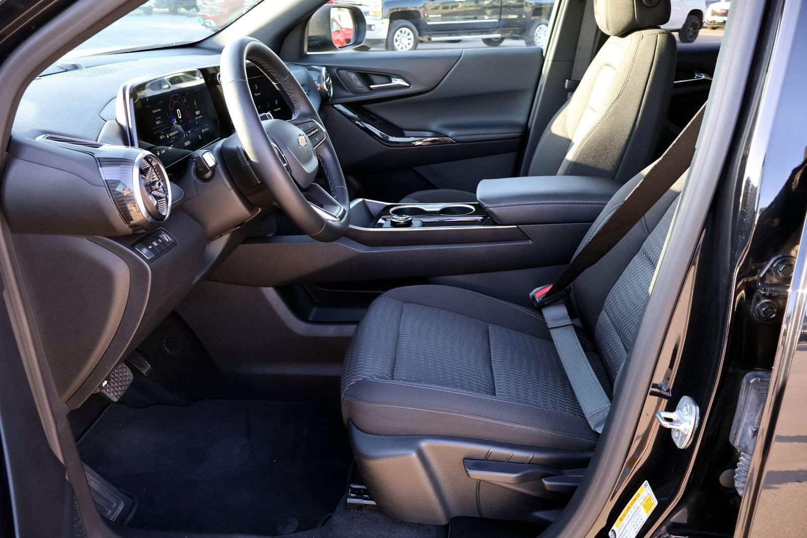 Used 2026 Chevrolet Equinox LT AWD/4WD image 17