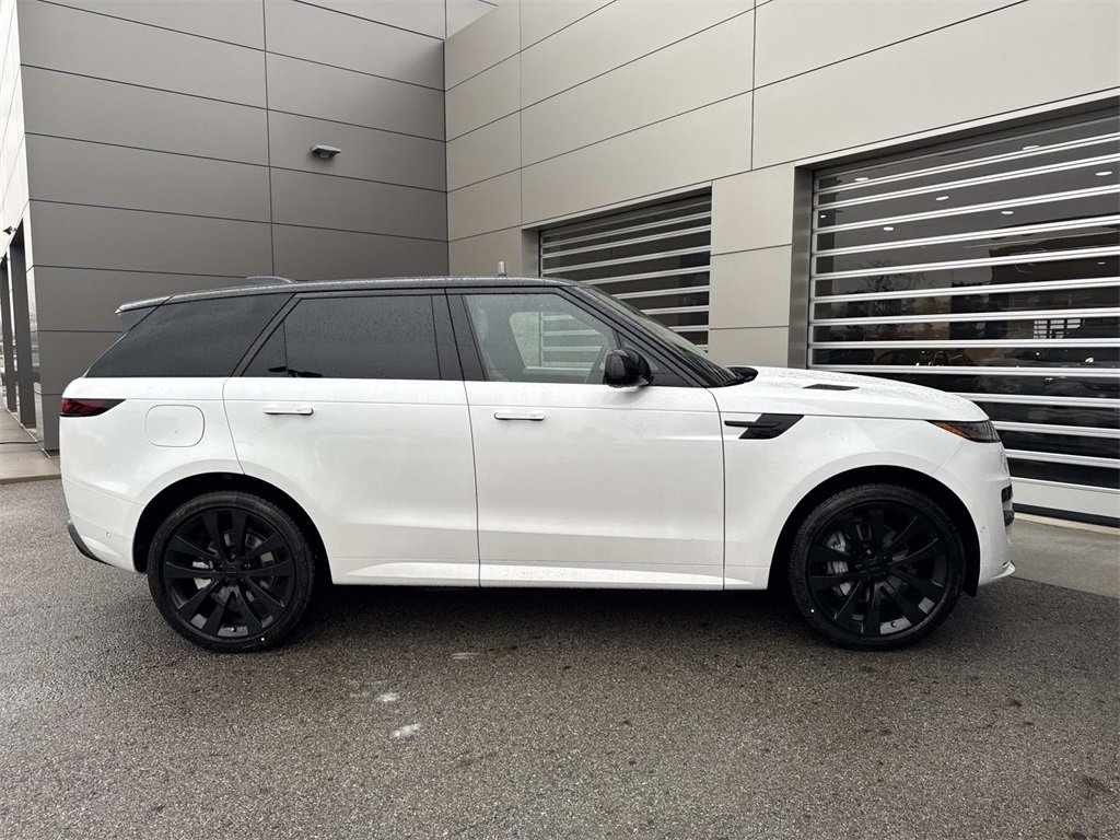 New 2026 Land Rover Range Rover Sport Dynamic SE image 8