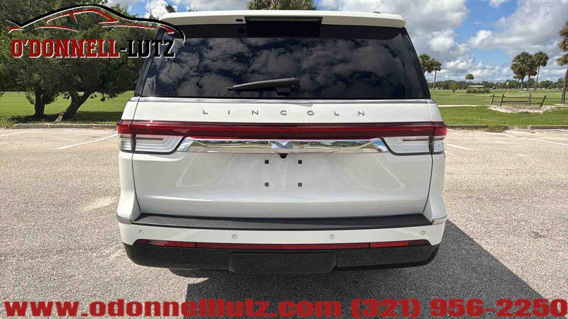 Used 2024 Lincoln Navigator L Reserve AWD/4WD image 9