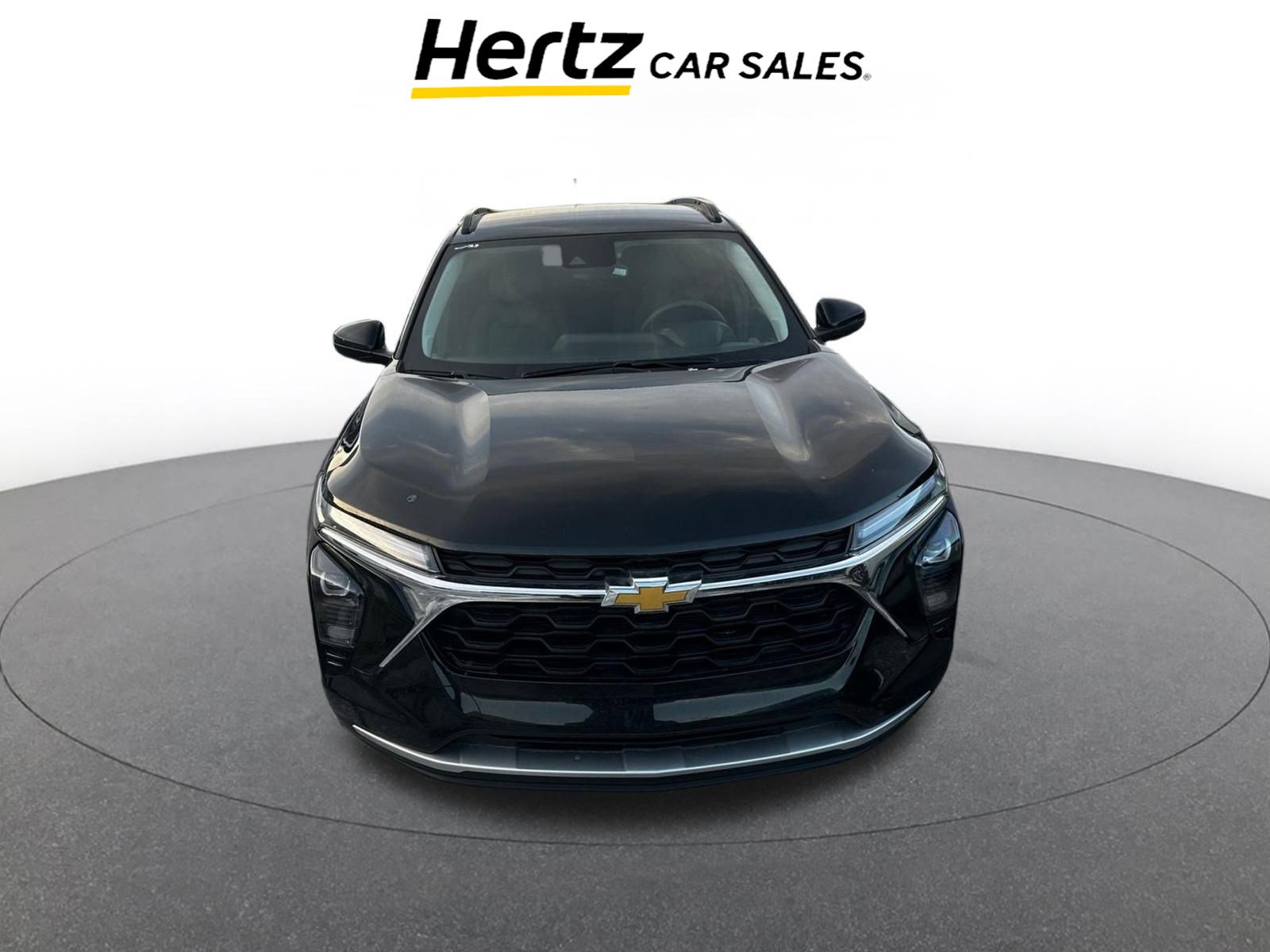 Used 2025 Chevrolet Trax LT image 2