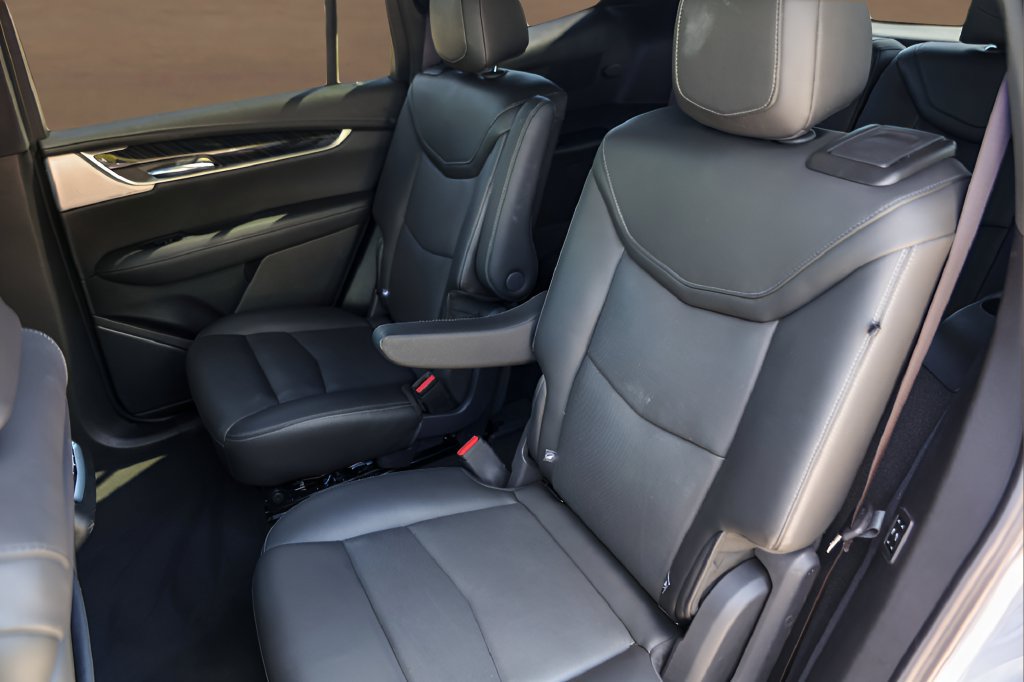Certified 2025 Cadillac XT6 Premium Luxury FWD image 26