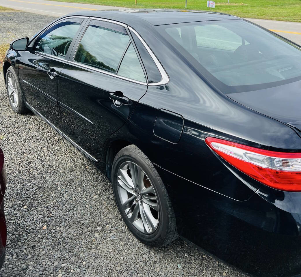 Used 2017 Toyota Camry SE image 11