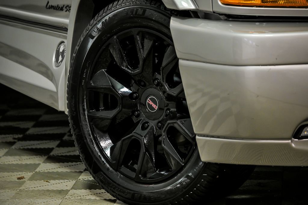 New 2026 GMC Savana 2500 Work Van w/ Driver Convenience Package image 3