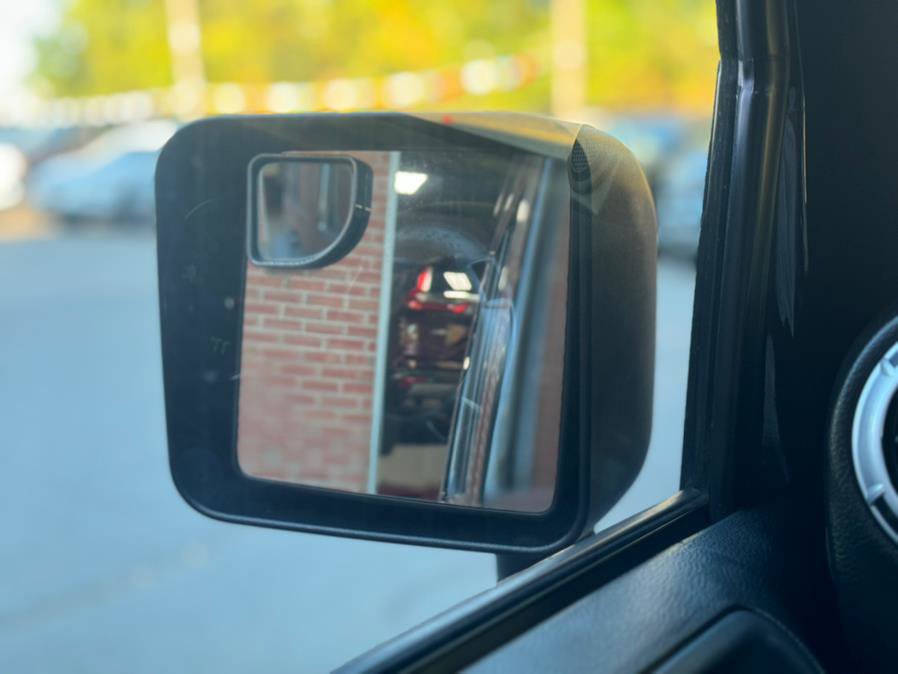 Used 2014 Jeep Wrangler Unlimited Rubicon image 23