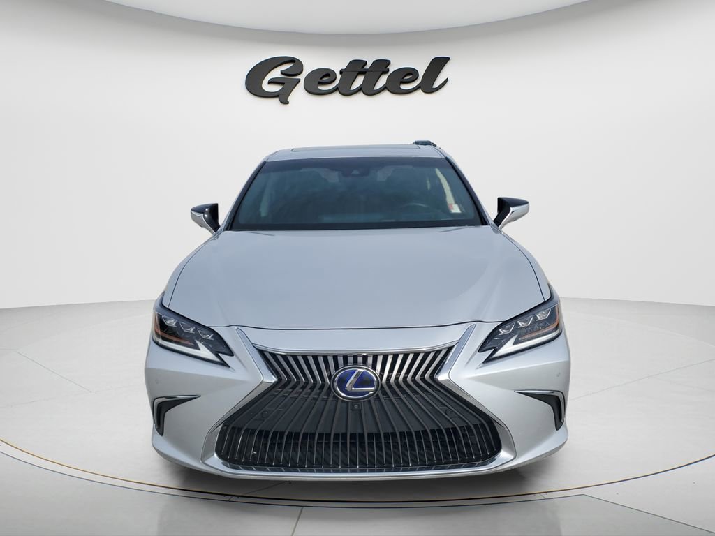 Used 2019 Lexus ES 300h Ultra Luxury w/ Accessory Package 2 image 8