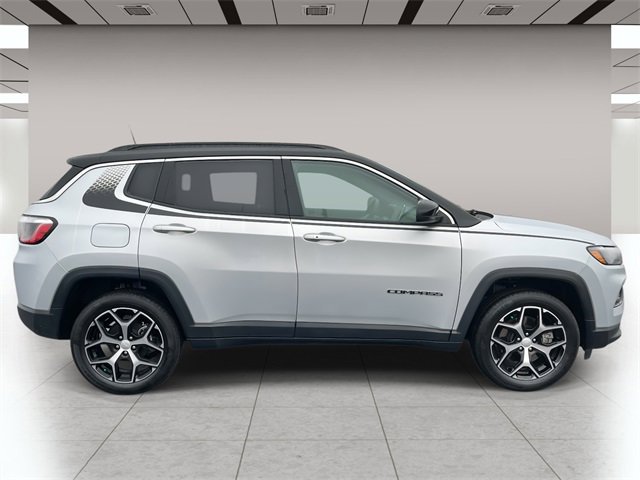 Used 2024 Jeep Compass Limited w/ Mopar Graphics Package image 2