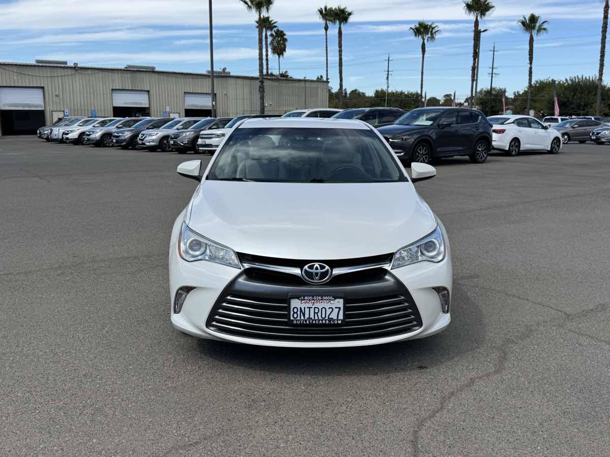 Used 2017 Toyota Camry XLE w/ Convenience Package FWD image 4