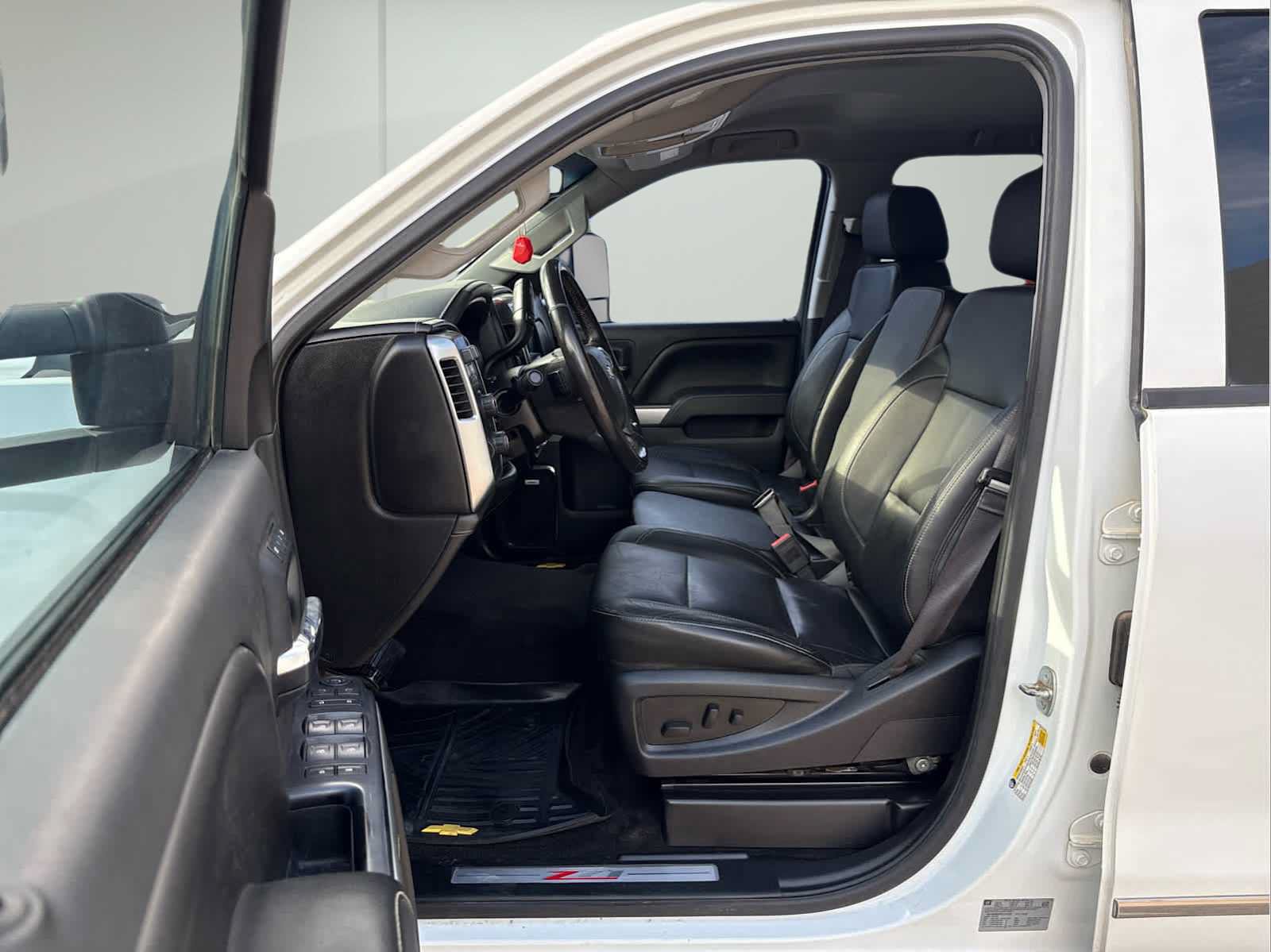 Used 2015 Chevrolet Silverado 2500 LTZ w/ LTZ Plus Package AWD/4WD image 10